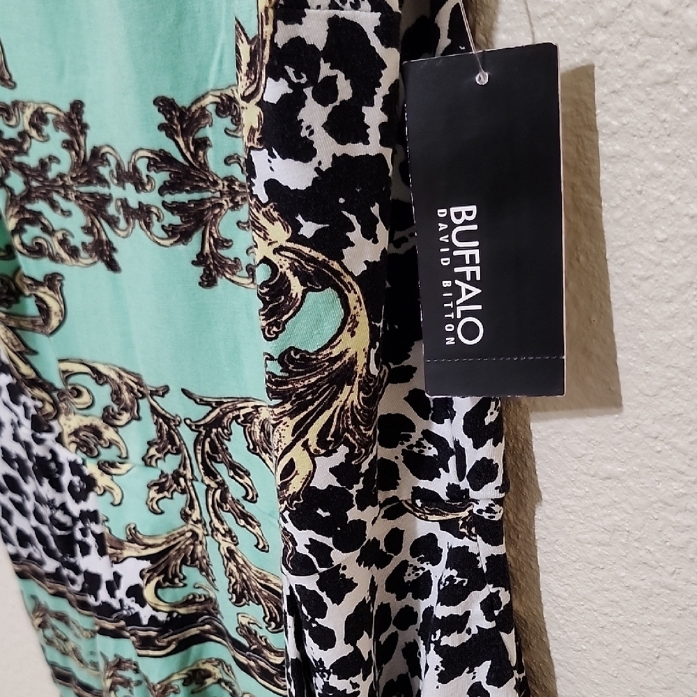 Buffalo David Bitton Graphic Sleeveless Green and Black Tank Top - Picture 3 of 11